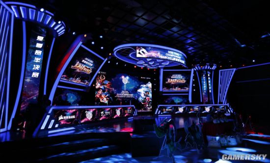 她都将鼓舞 她都将鼓舞